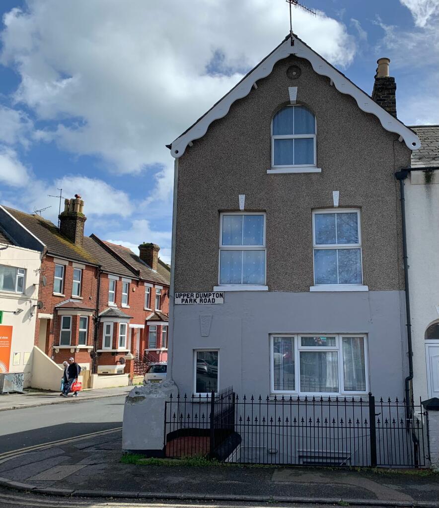 3 bedroom end of terrace house for rent in Upper Dumpton Park Road