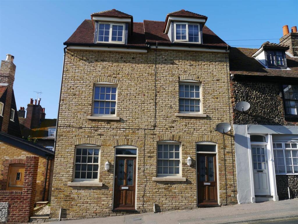 2 bedroom end of terrace house for rent in Trinity Square, Margate, CT9