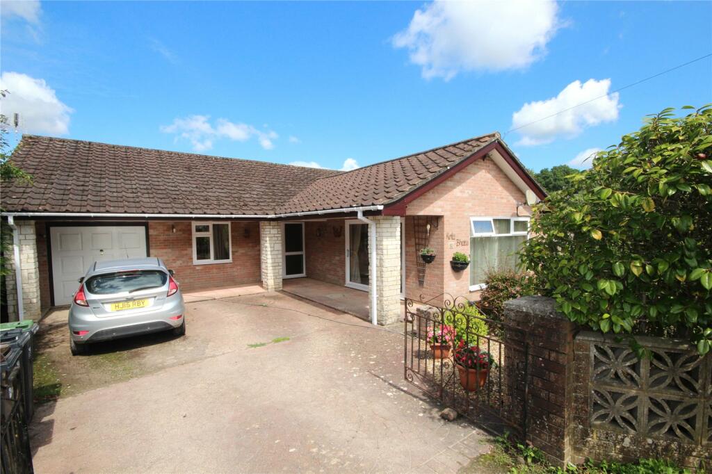3 bedroom bungalow for sale in Camel Green Road, Alderholt