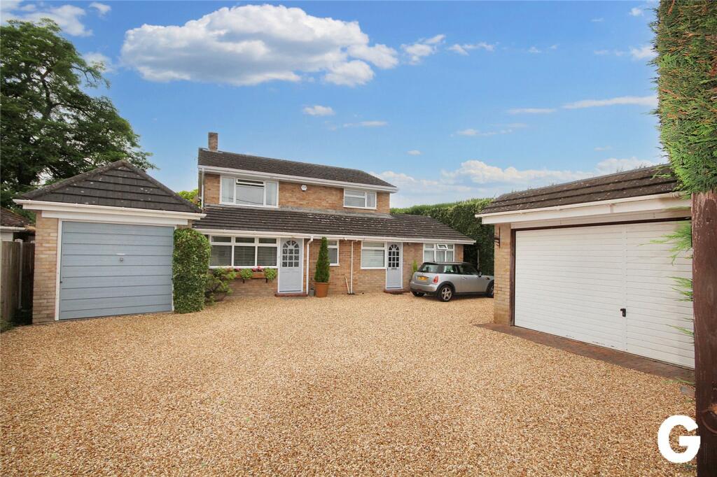 4 bedroom detached house for sale in Eastfield Lane, Ringwood