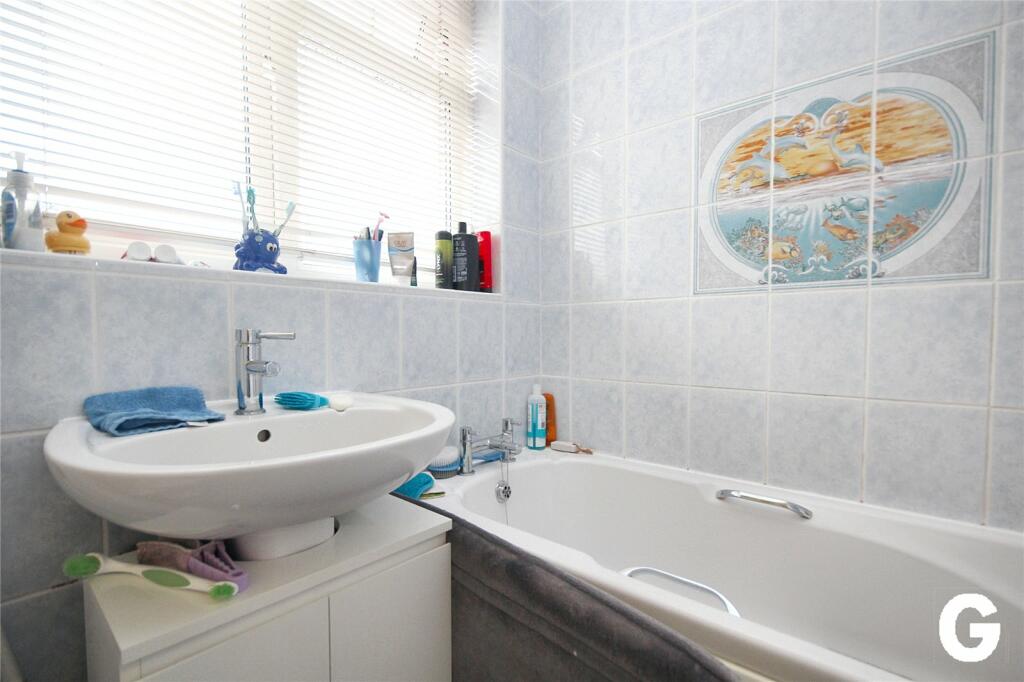 Additional property image - Holm Close, Ringwood, Hampshire, BH24