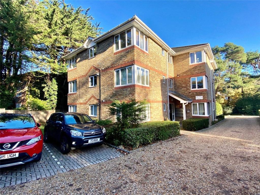 2 bedroom apartment for sale in Surrey Road, Poole, BH12