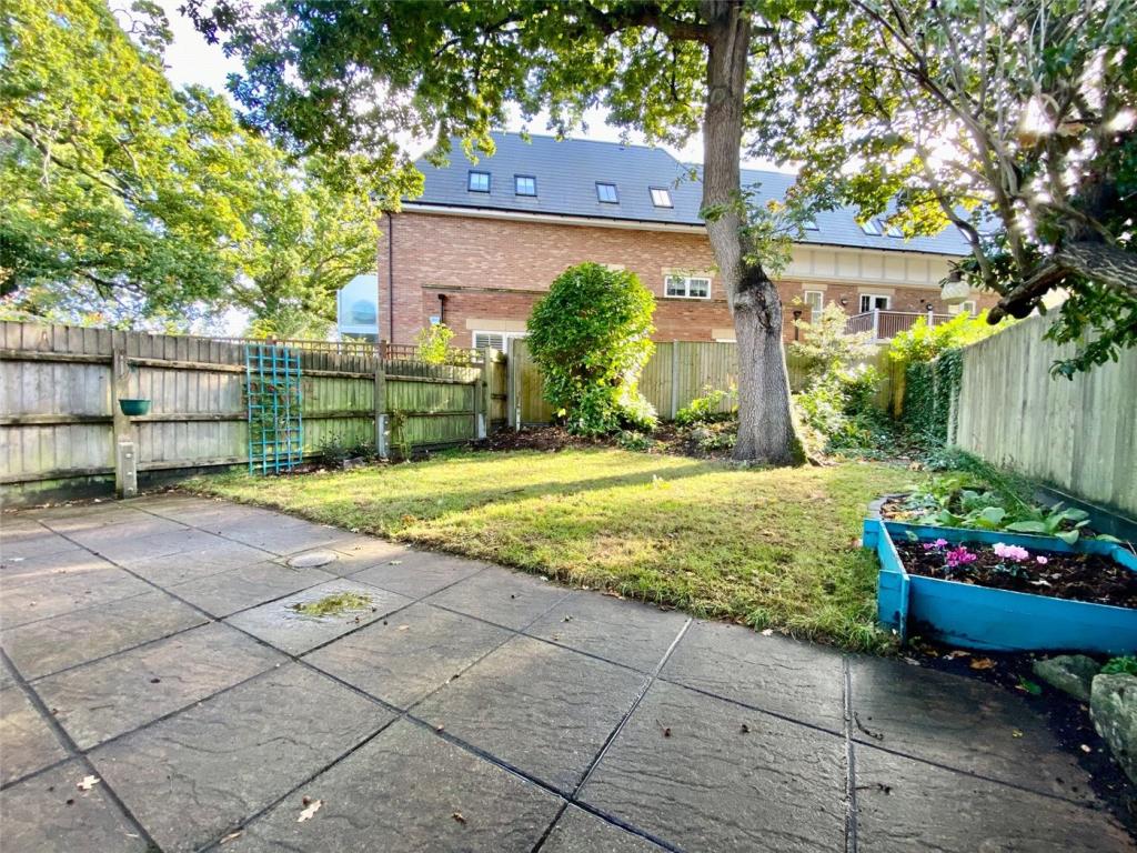 Additional property image - Deanwood House, 32 Tower Road, Branksome Park, Poole, BH13