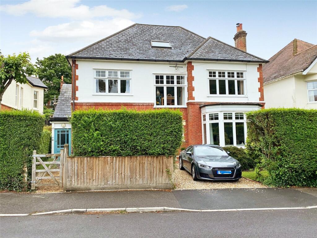 2 bedroom apartment for sale in Chester Road, Branksome Park, Poole