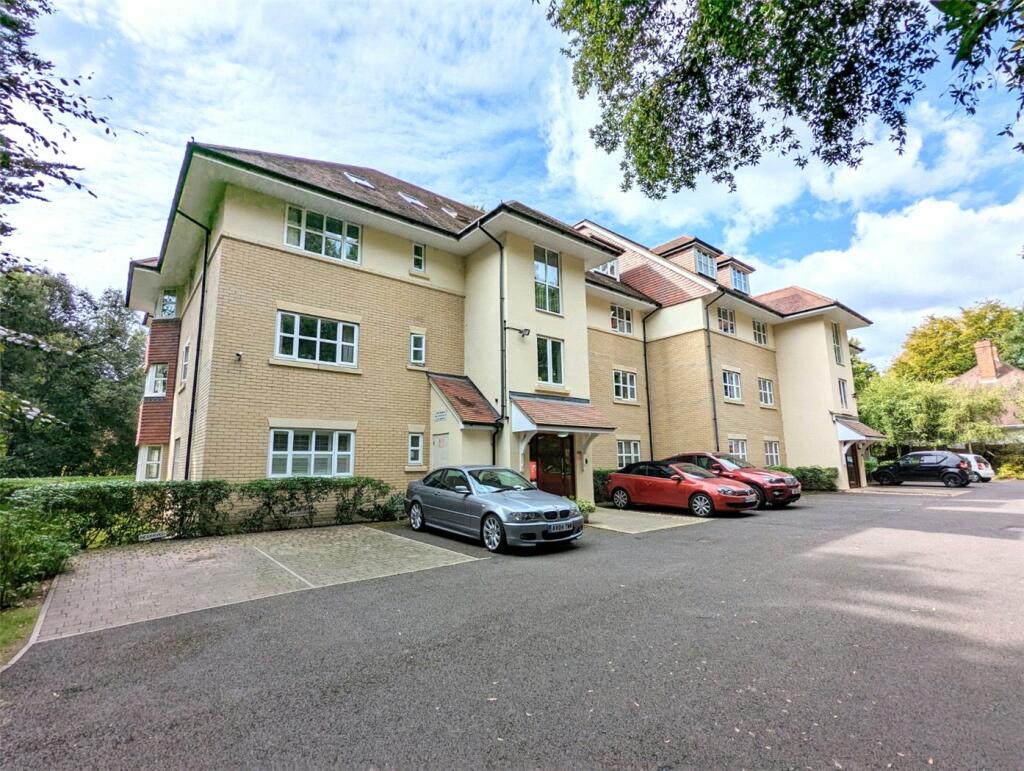 2 bedroom apartment for sale in Chine Crescent Road, Bournemouth, BH2