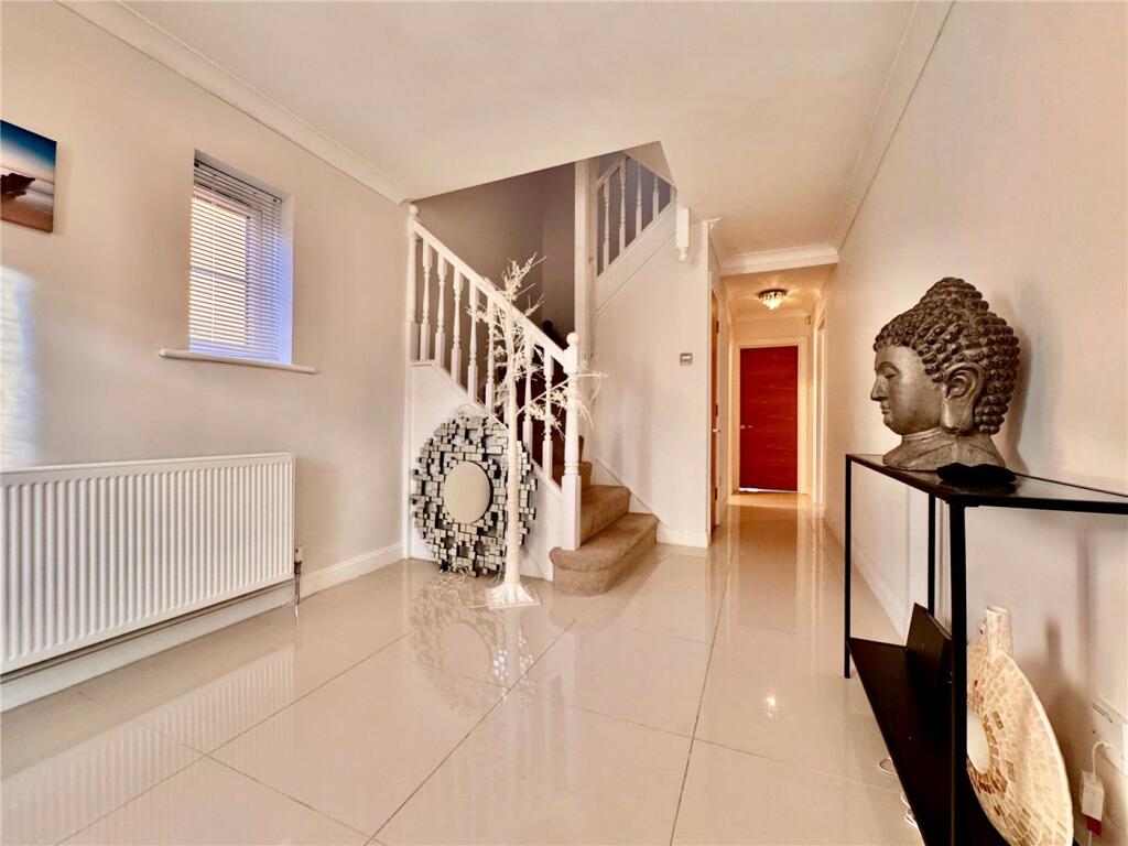 Additional property image - Cheyne Gardens, Bournemouth, Dorset, BH4