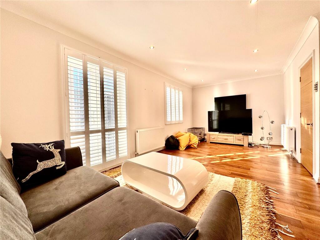 Additional property image - Cheyne Gardens, Bournemouth, Dorset, BH4