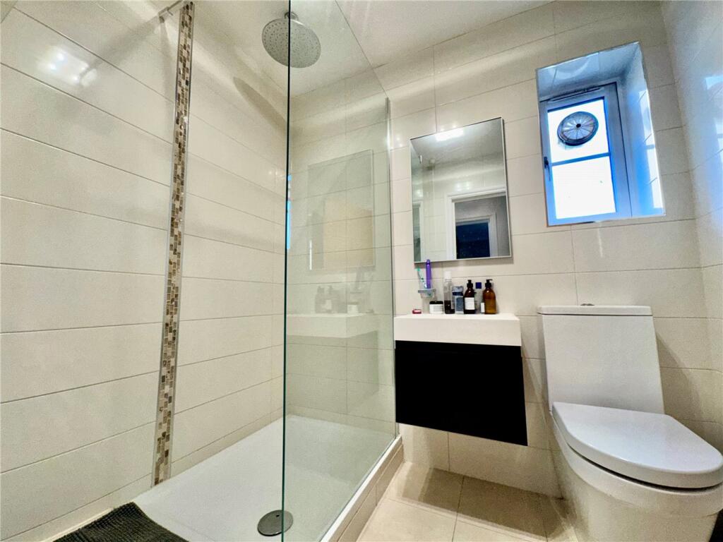 Additional property image - Cheyne Gardens, Bournemouth, Dorset, BH4
