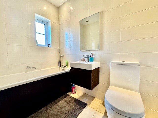 Additional property image - Cheyne Gardens, Bournemouth, Dorset, BH4
