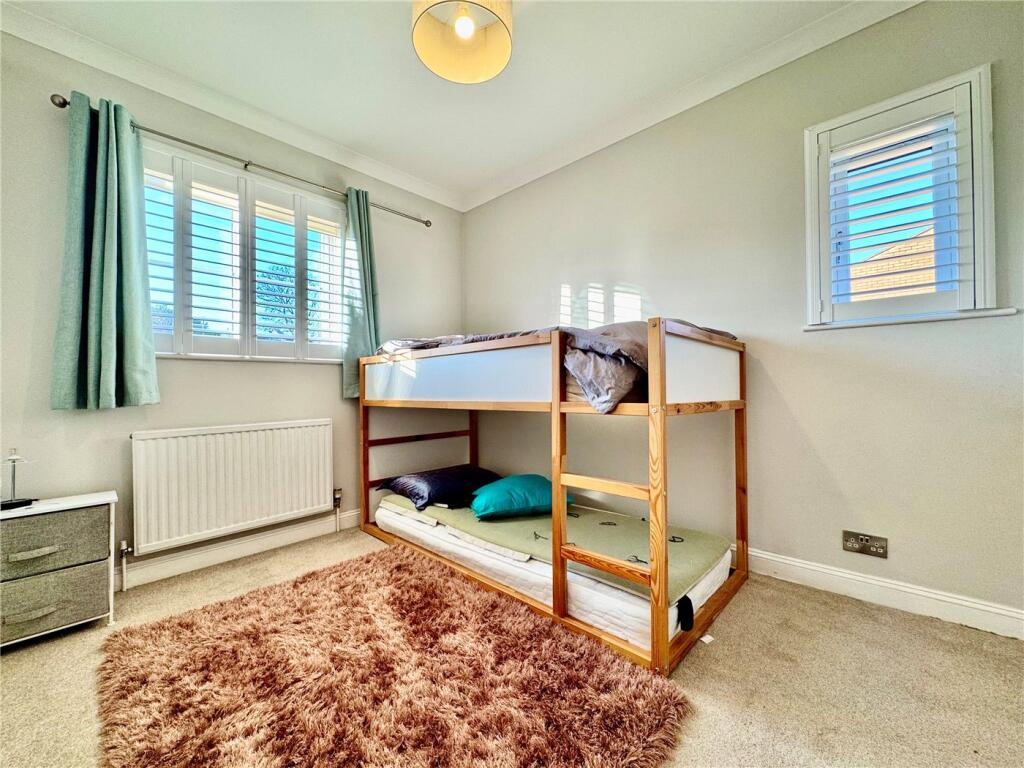 Additional property image - Cheyne Gardens, Bournemouth, Dorset, BH4
