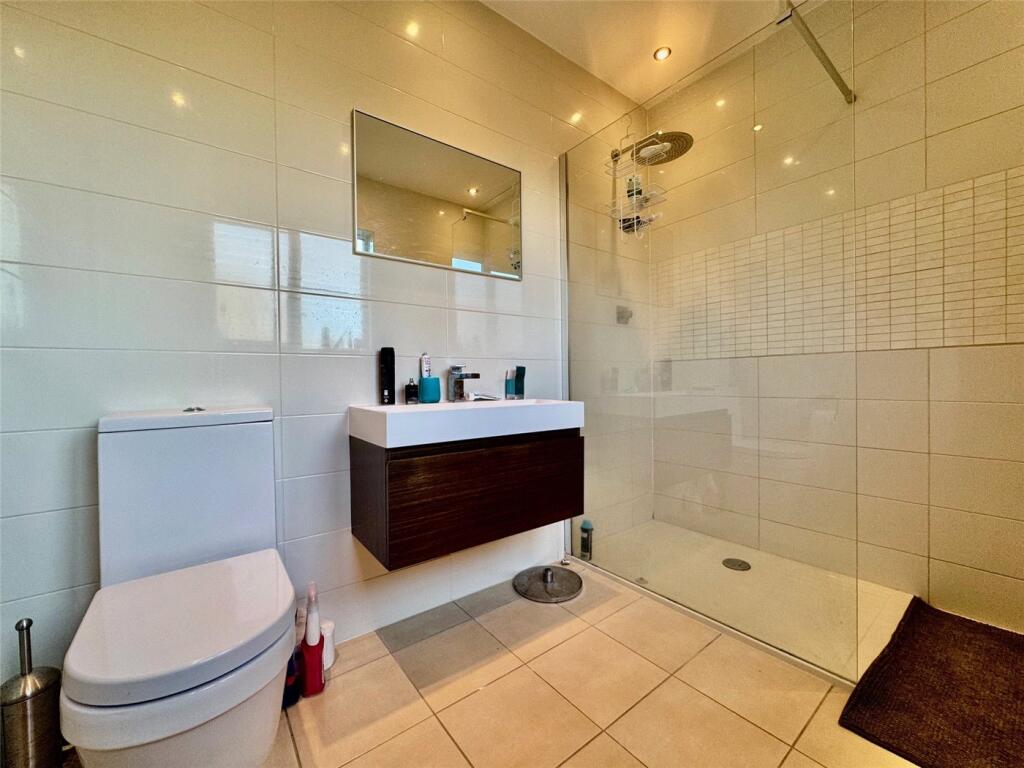 Additional property image - Cheyne Gardens, Bournemouth, Dorset, BH4