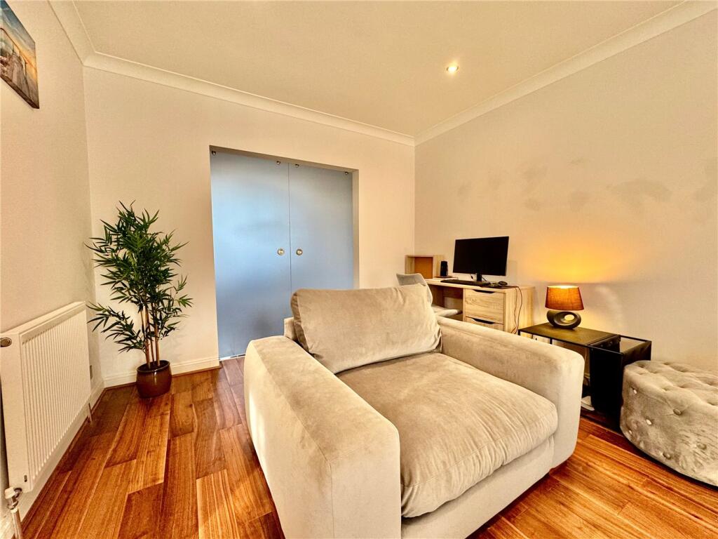 Additional property image - Cheyne Gardens, Bournemouth, Dorset, BH4
