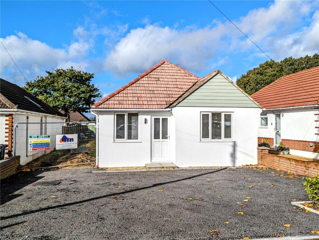 3 bedroom bungalow for sale in Markham Avenue, Bournemouth, BH10
