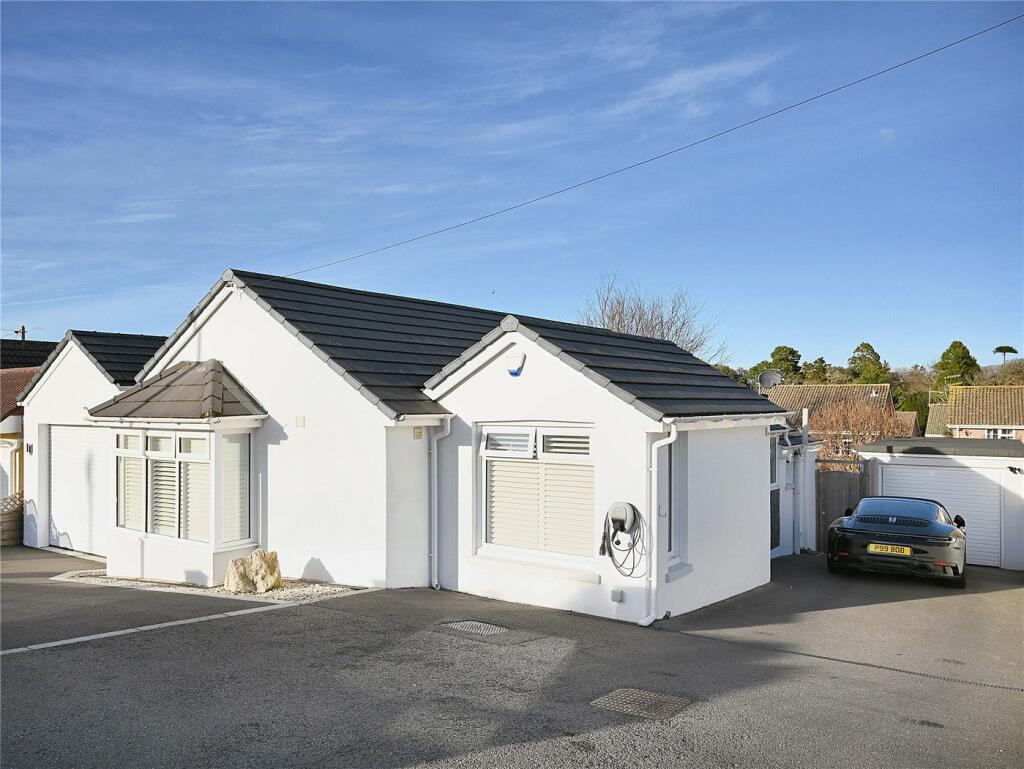 3 bedroom bungalow for sale in Dorchester Road, Oakdale, Poole, BH15