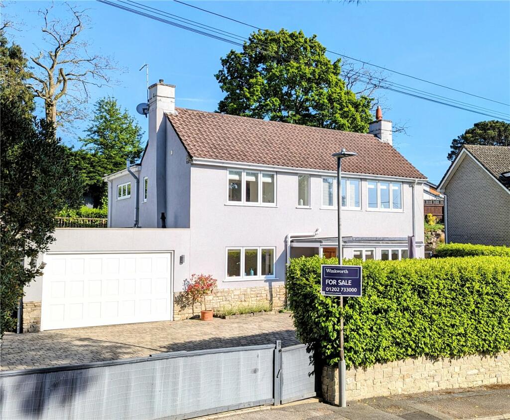 4 bedroom detached house for sale in De Redvers Road, Lower Parkstone