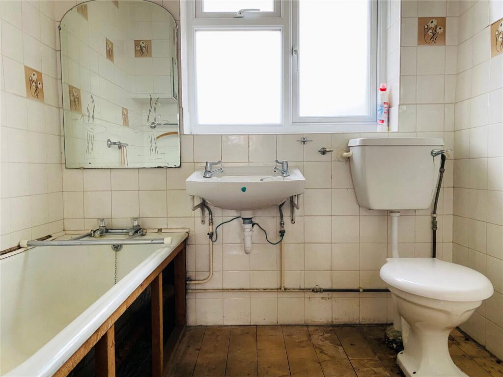Additional property image - London Road, Braintree, CM77