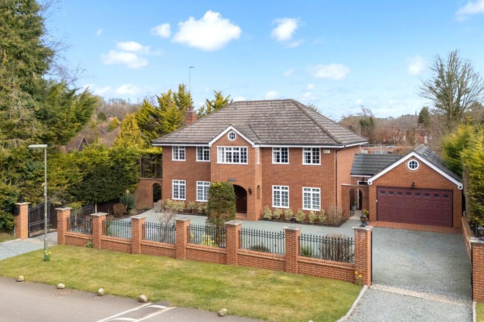 Main image of property: Garden Walk, Coulsdon, Surrey, CR5