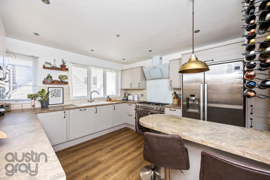 Main image of property: The Green, BN42
