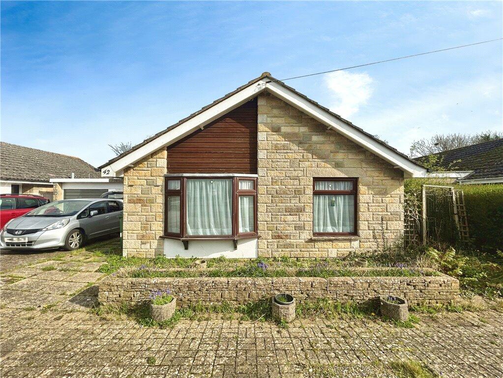 2 bedroom bungalow for sale in Hinton Road, Newport, Isle of Wight, PO30