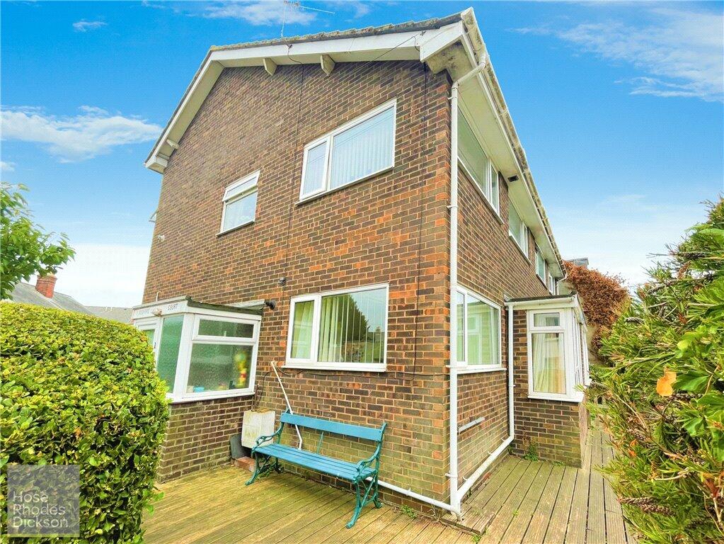 2 bedroom apartment for sale in Carisbrooke Road, Newport, Isle of