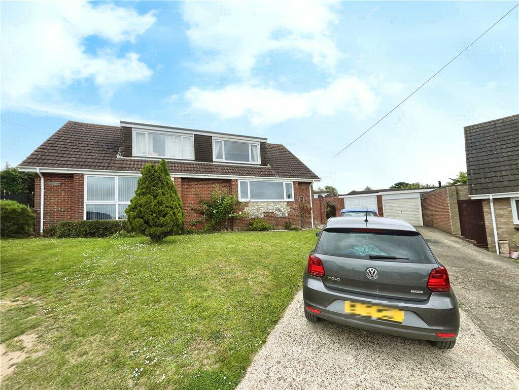 2 bedroom bungalow for sale in Powell Close, Newport, Isle of Wight, PO30