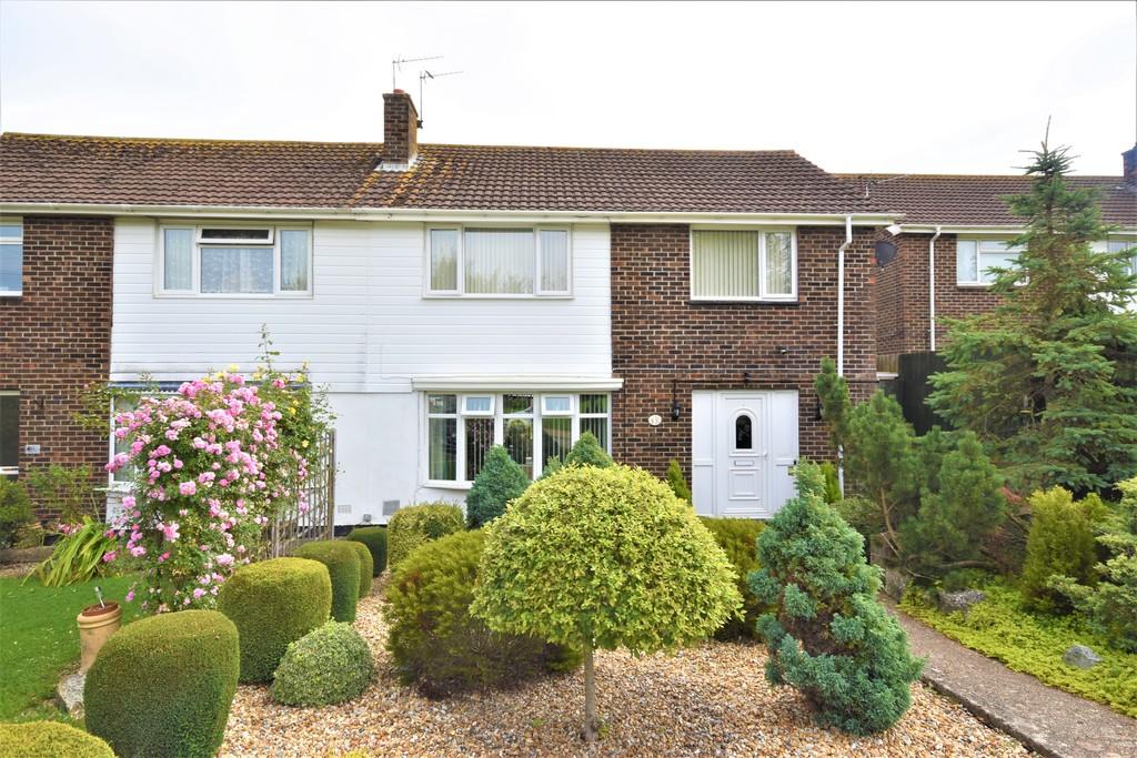 4 bedroom semidetached house for sale in Prior Crescent, Newport, PO30