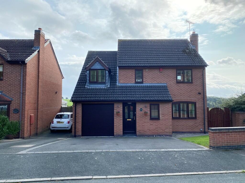 4 bedroom detached house for sale in Derwent Road, Brizlincote Valley, DE15
