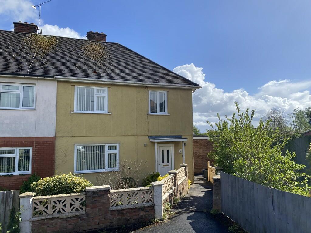 3 bedroom semidetached house for sale in St. Aidans Close, Burtonon