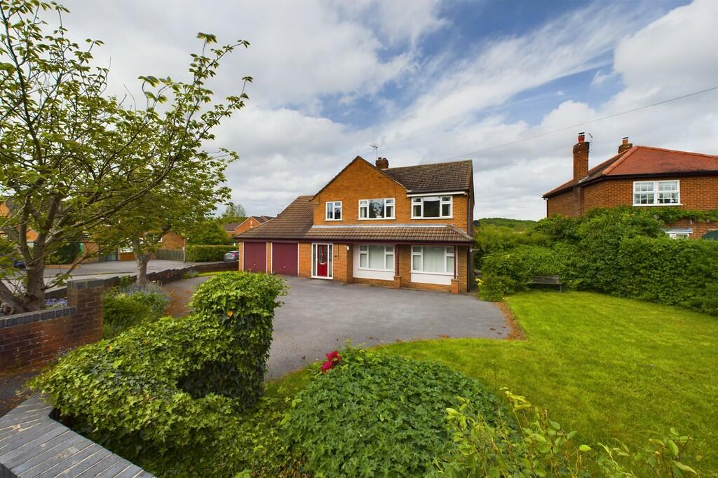 5 bedroom detached house for sale in Repton Road, Hartshorne, DE11