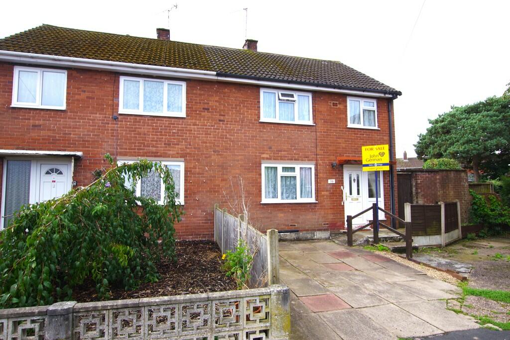 3 bedroom semidetached house for sale in Windsor Road, Uttoxeter, ST14
