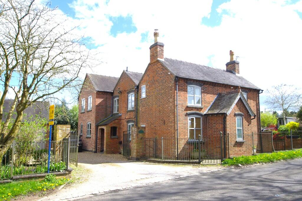 5 bedroom detached house for sale in Highwood, Uttoxeter, ST14