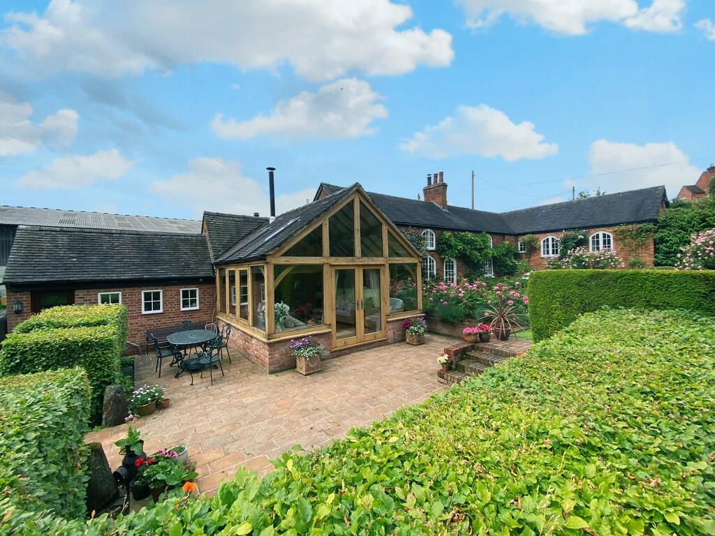 4 bedroom detached house for sale in Marchington Woodlands, Marchington