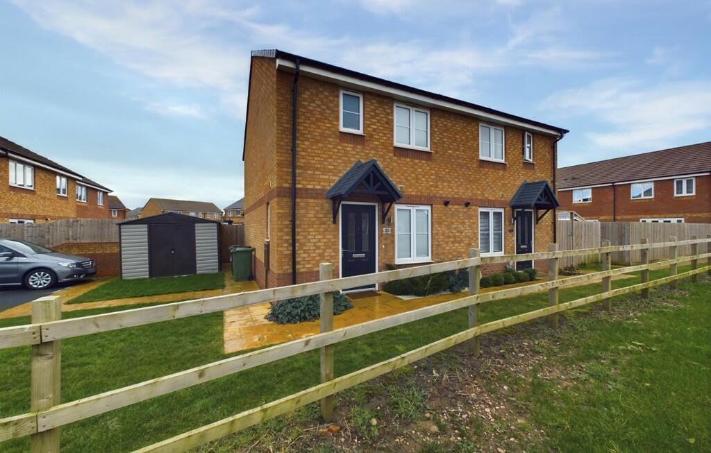 3 bedroom semidetached house for sale in Harrow Place, Marston Grange