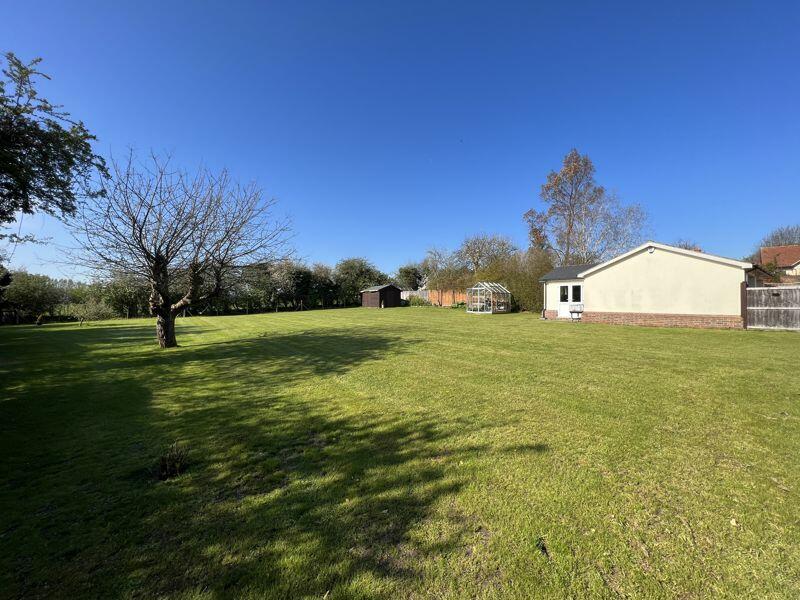 3 bedroom detached bungalow for sale in Feathers Hill, Hatfield Broad