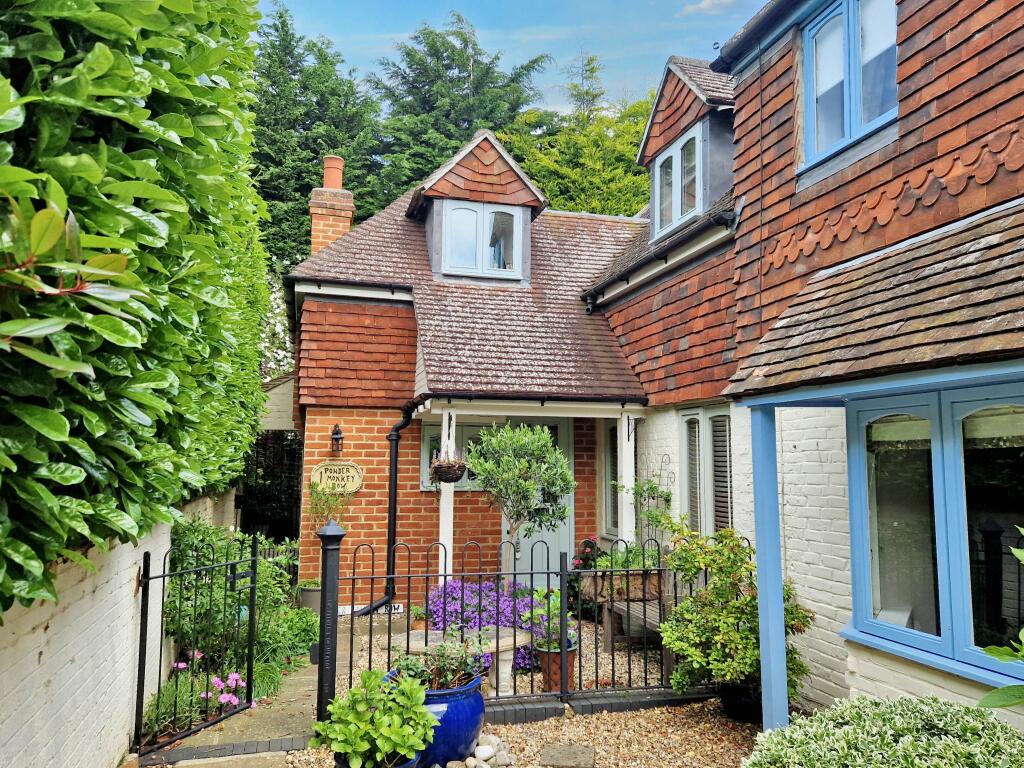 4 bedroom cottage for sale in Powder Monkey Row, Upper Upnor, ME2
