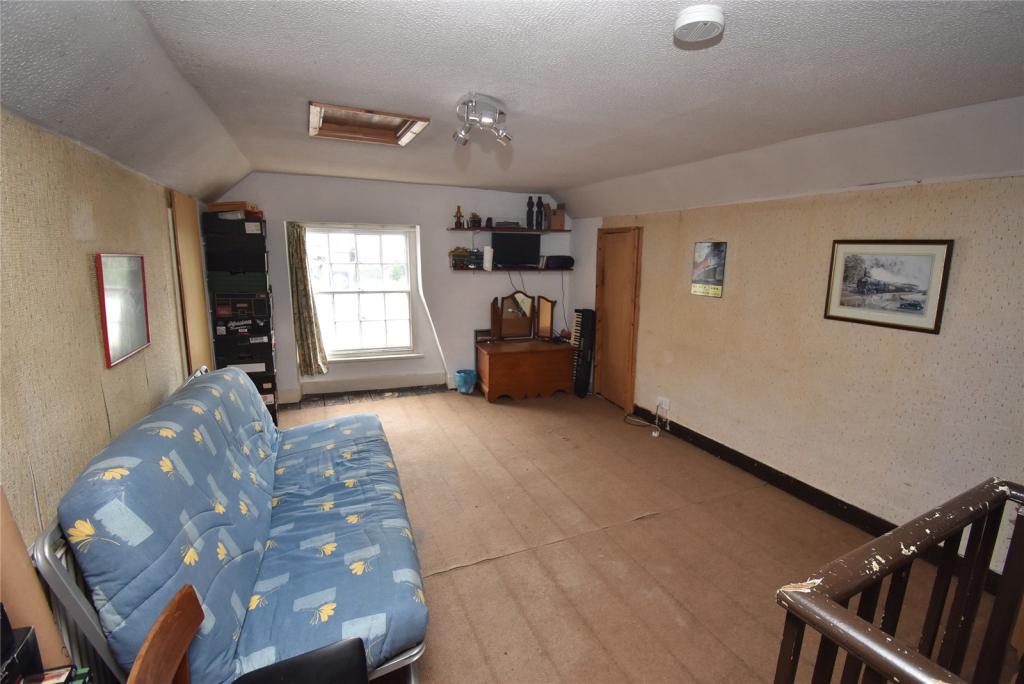5 bedroom detached house for sale in High Street, Houghton Regis
