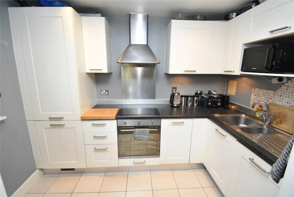 Additional property image - Old Watford Road, Bricket Wood, St. Albans, Hertfordshire, AL2
