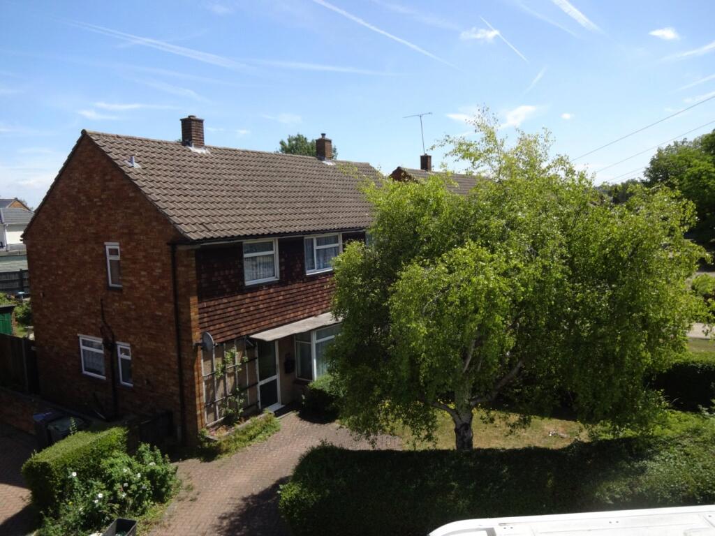 Main image of property: Poynters Road, Luton, Bedfordshire, LU4