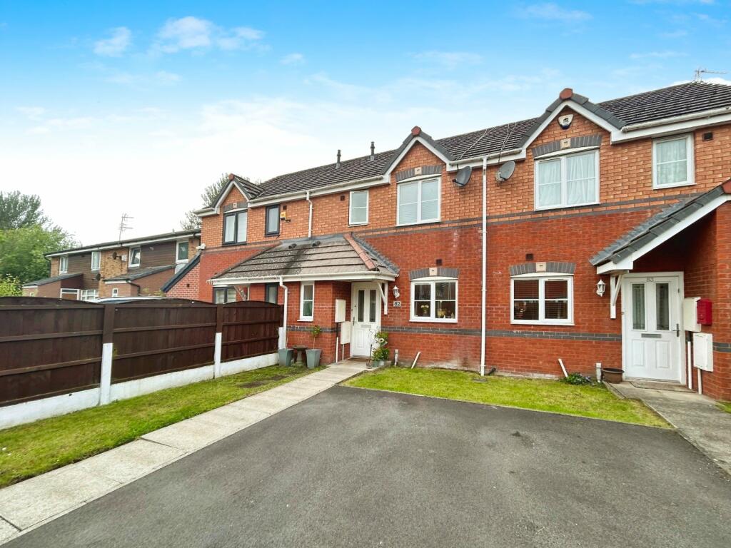 3 bedroom terraced house for sale in Haydock Avenue, Sale, Greater