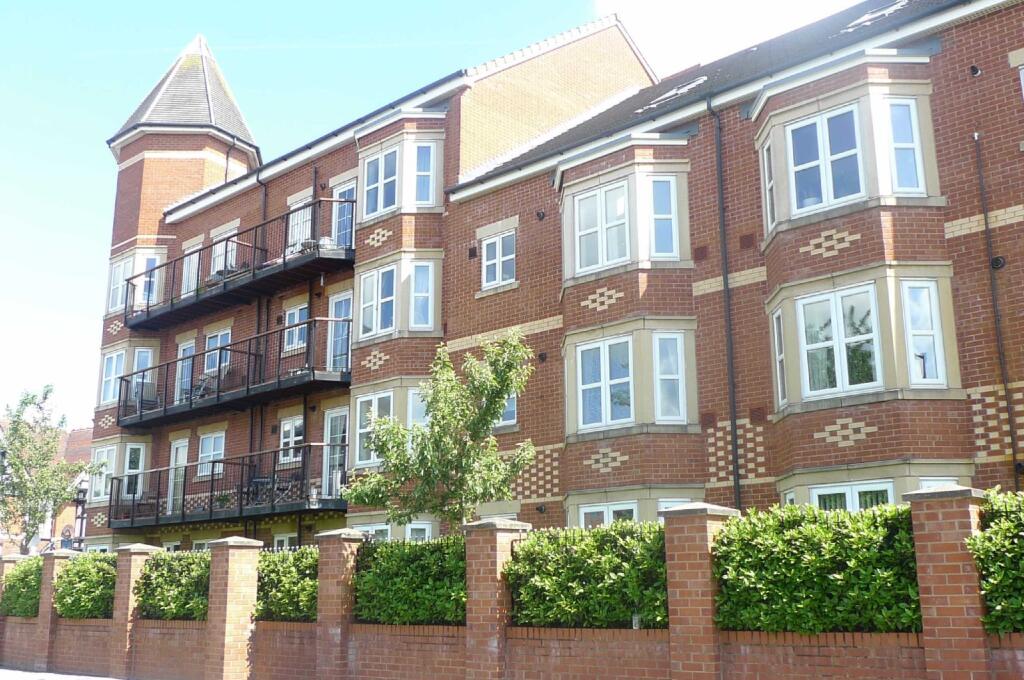 Main image of property: Russell Place, Sale, Greater Manchester, M33