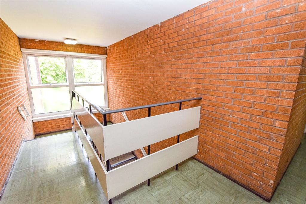 2 bedroom flat for sale in Altrincham Road, Manchester, M23