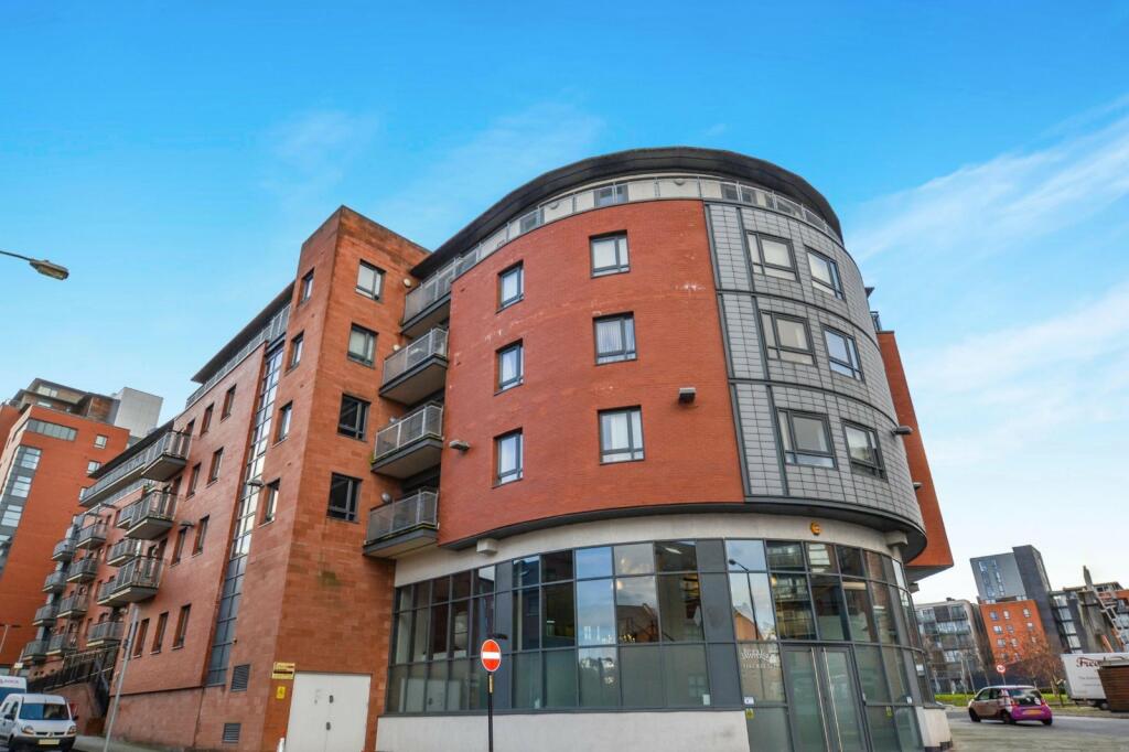 2 bedroom flat for rent in City Gate 3, Blantyre Street, Castlefield, Manchester, M15