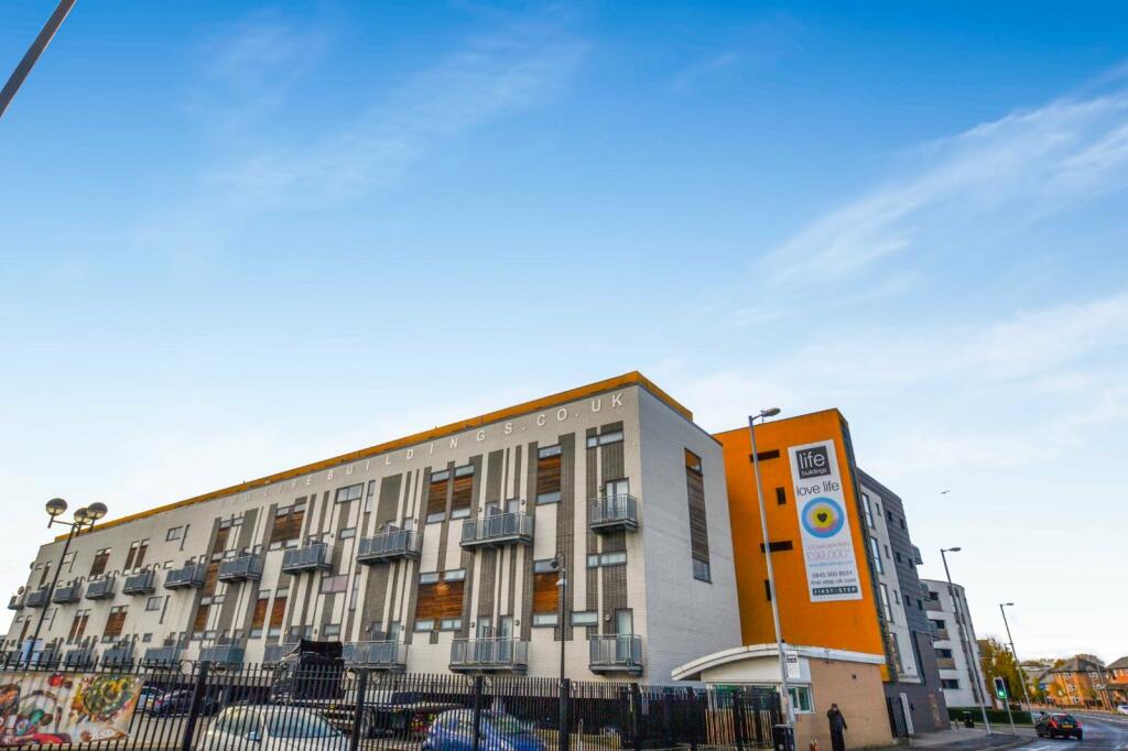 2 bedroom flat for sale in Life Building, 13 Hulme High Street, Hulme, Manchester, M15