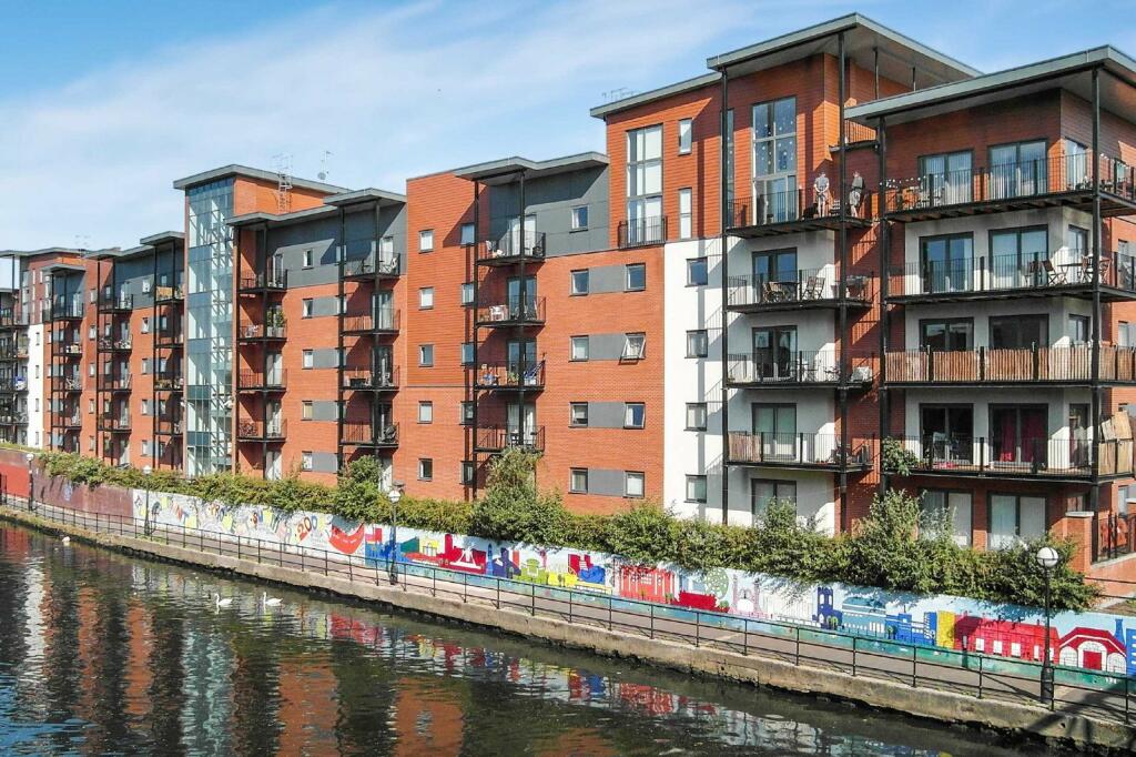 2 bedroom flat for rent in Steele House, Woden Street, Salford, M5