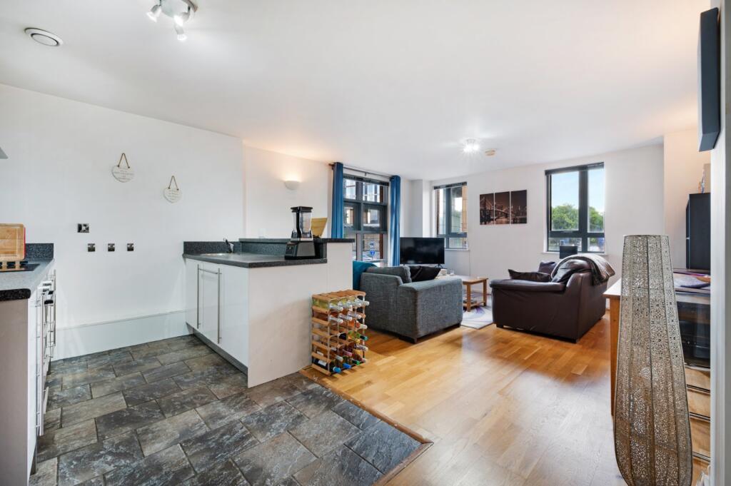 Main image of property: City Gate, 1 Blantyre Street, Manchester, Greater Manchester, M15