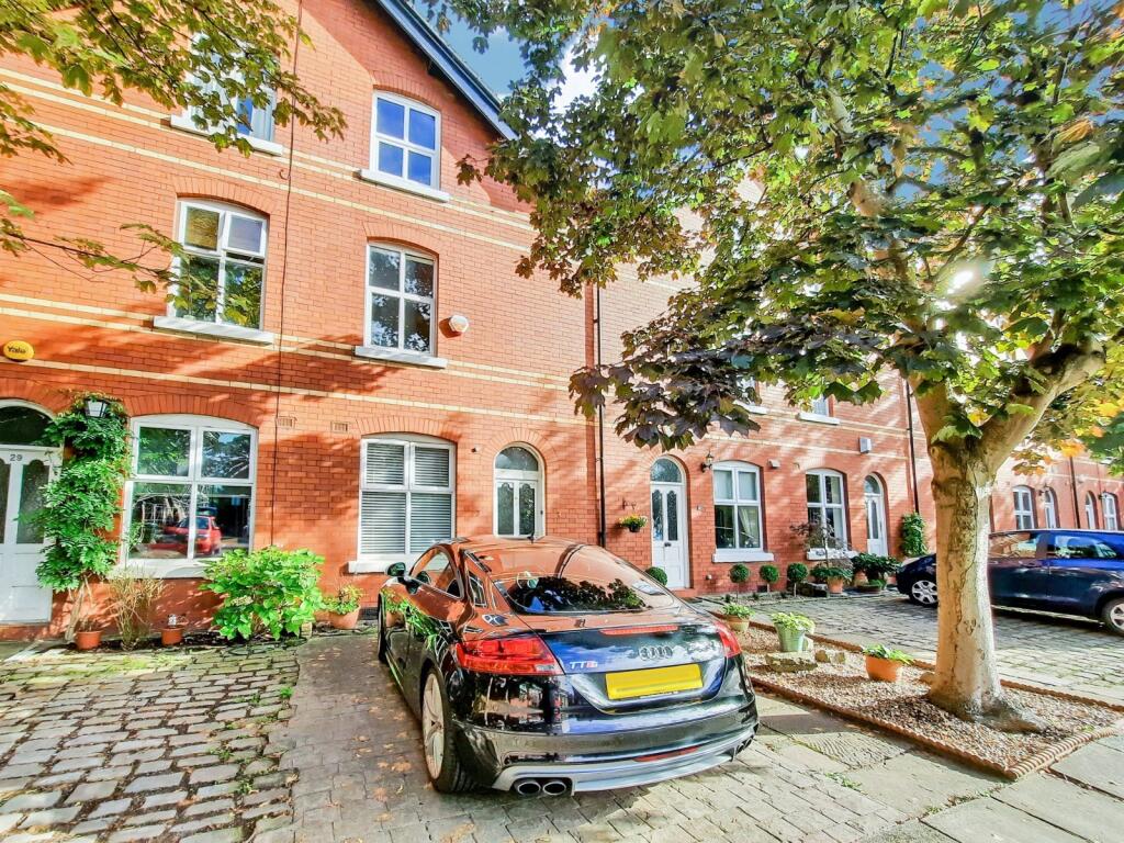 Main image of property: Fire Station Square, Salford, Manchester City Centre, M5