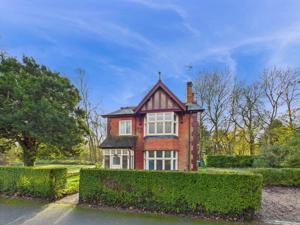 Main image of property: Queen Street, Waddesdon