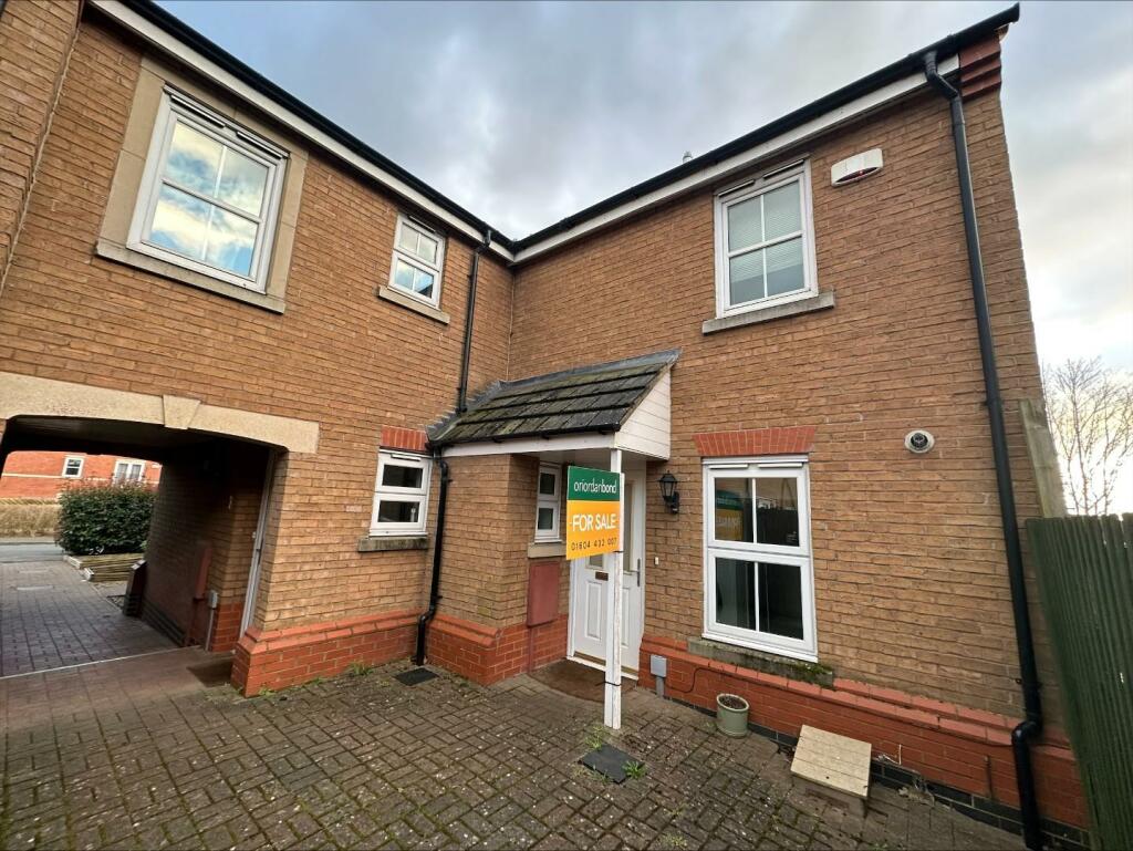 3 bedroom end of terrace house for sale in Montgomery Way, Wootton, Northampton NN4