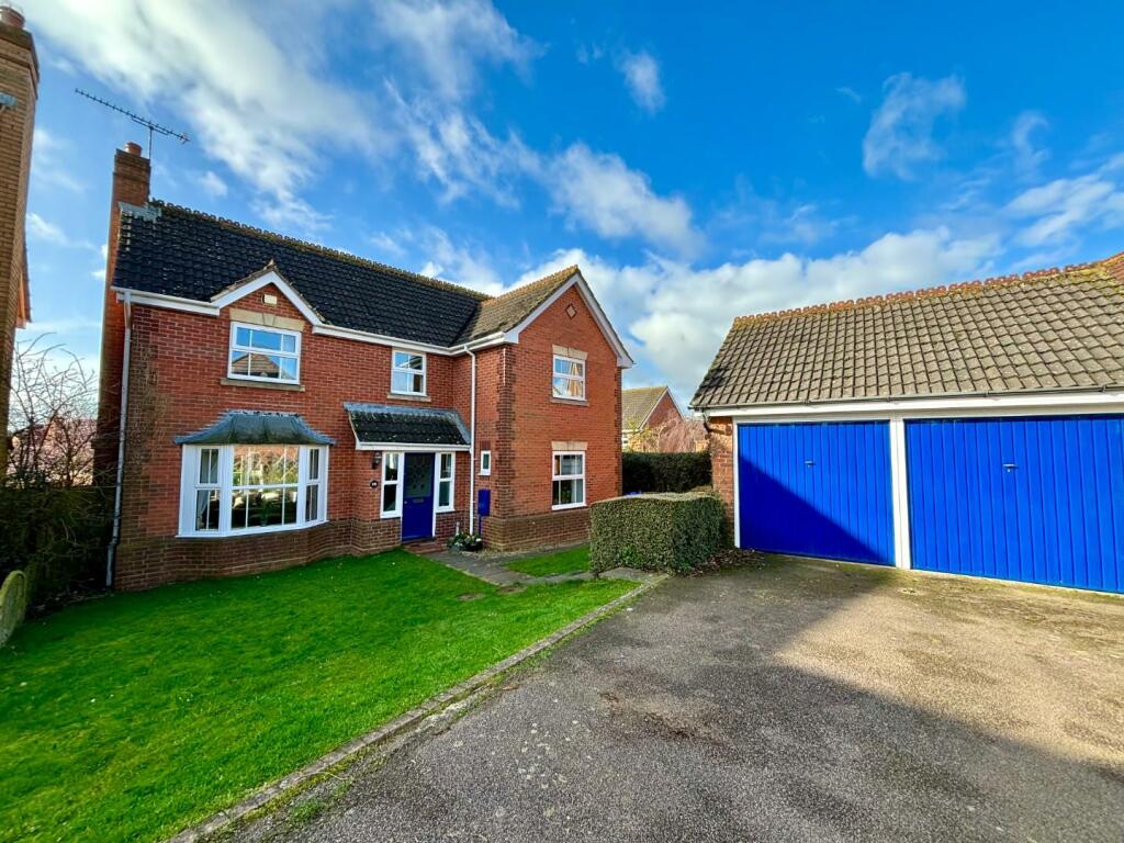 4 bedroom detached house for sale in The Choakles, Wootton Fields, Northampton NN4