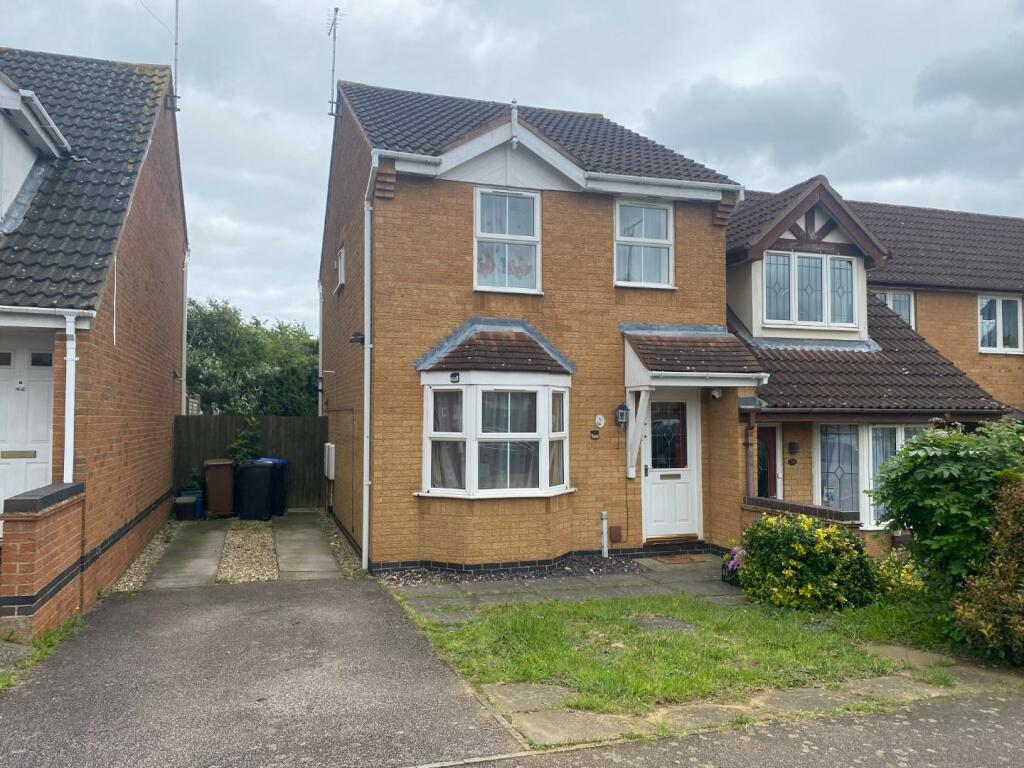 3 bedroom end of terrace house for sale in Lordswood Close, Wootton